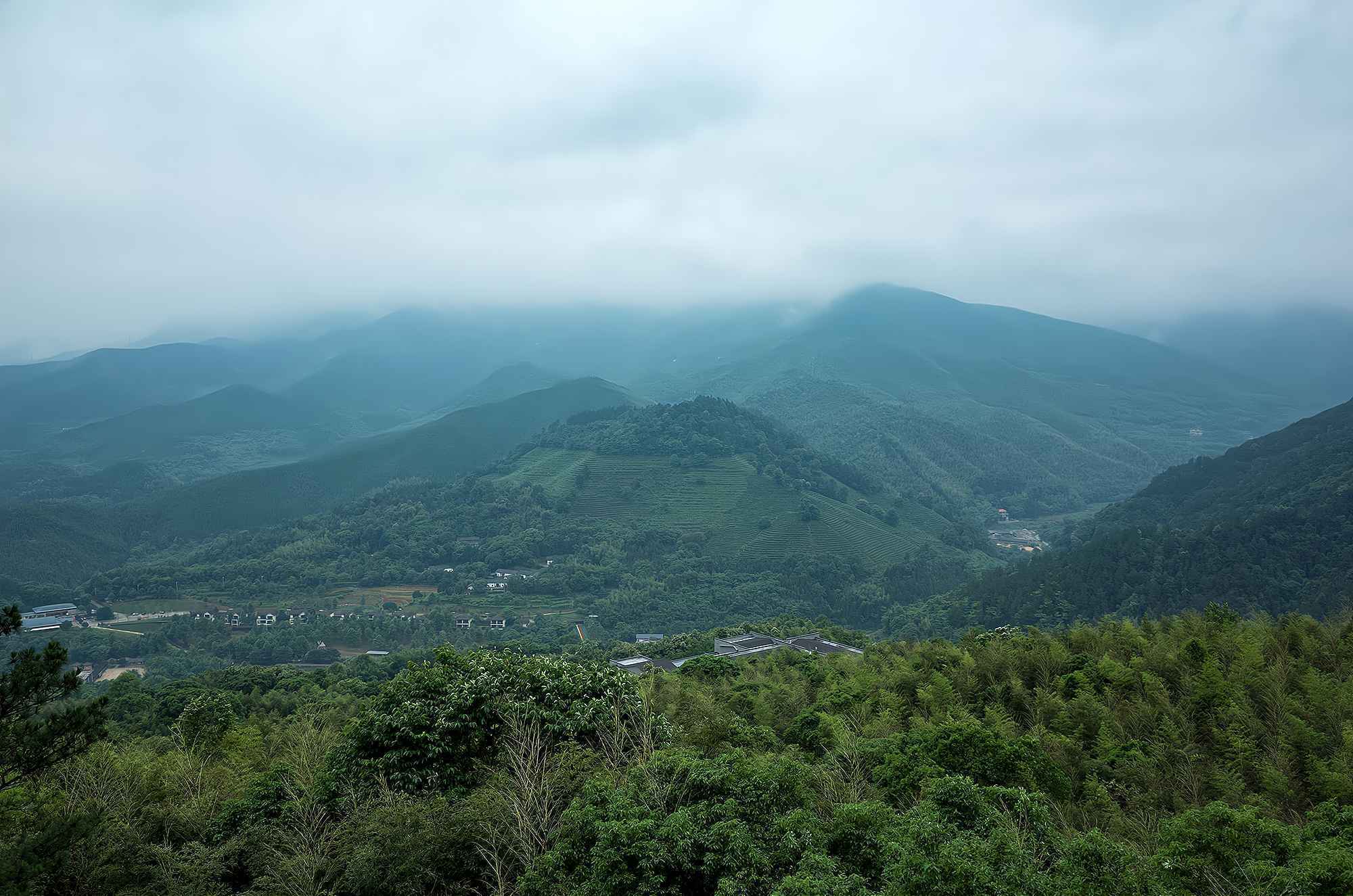 江西首个5A级乡村旅游景点，藏在深山中，景色美如“人间仙境”