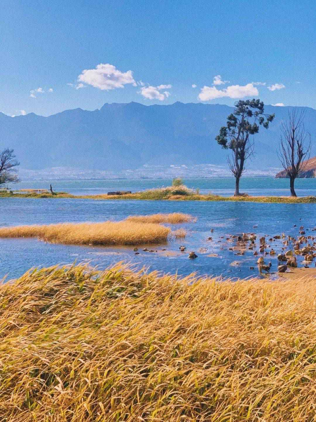 秋色不输江南，颜值媲美桂林，这个被上帝宠坏的地方，霸占了中国几乎一半的美！一定要在秋天去一次！