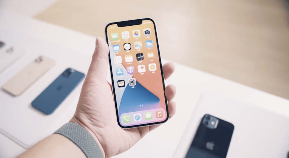 iPhone 12/12 Pro 一周体验：苹果的轻薄黑魔法