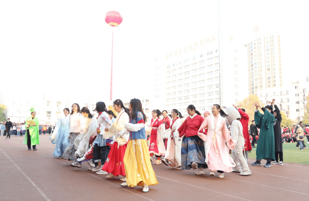 阜阳二中，火了！