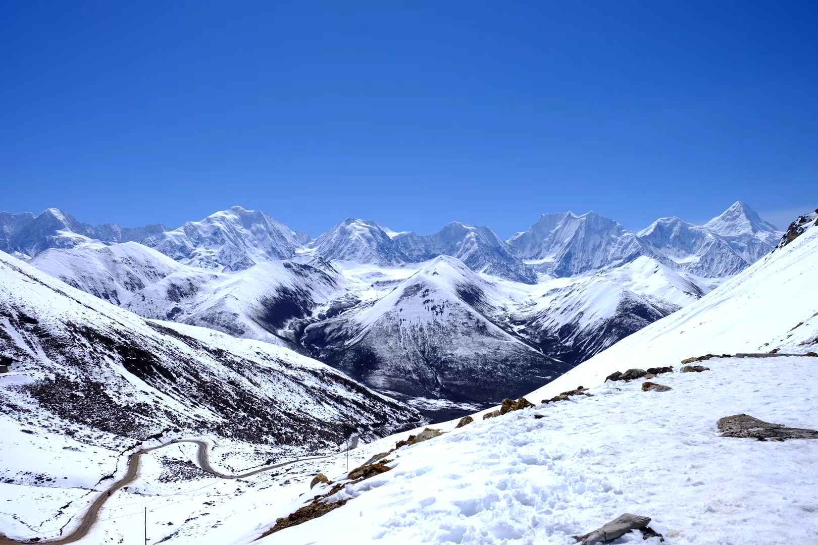 川西小众旅行路线推荐｜冷噶措 墨石公园 新都桥 泉华滩深度摄影4日