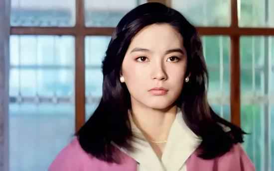 林青霞微博晒旧照 这不是30年前的钟楚曦和倪妮吗