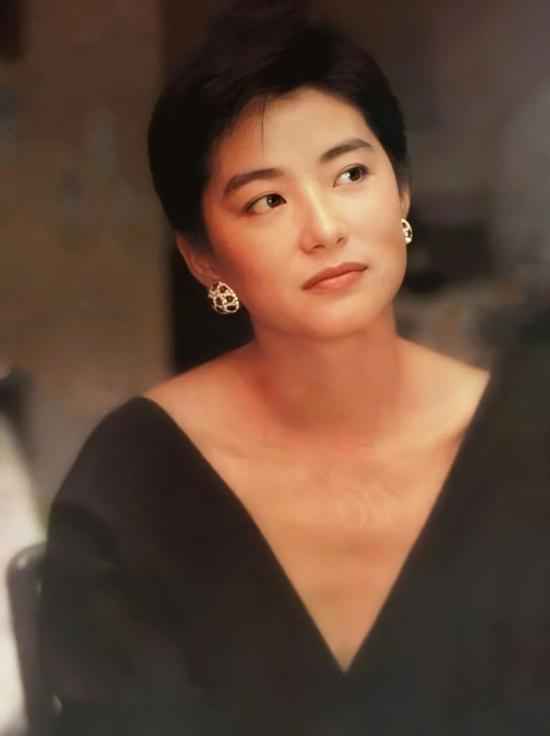林青霞微博晒旧照 这不是30年前的钟楚曦和倪妮吗
