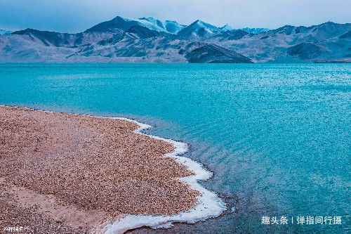 新疆有座神秘的山，山体沙子雪白如粉，日本人为何想高价购买？