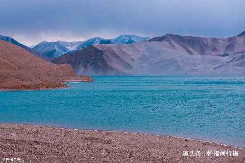 新疆有座神秘的山，山体沙子雪白如粉，日本人为何想高价购买？