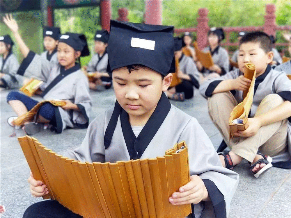 丁真被认作“西藏人”背后，一种全新的旅游方式正悄然兴起