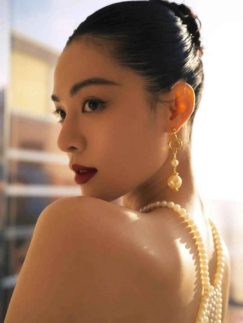 彩妆迷 | 听说过年涂红唇，基金也能特别红……