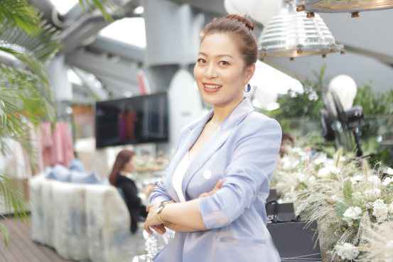 衣二三创始人兼CEO刘梦媛荣获创业邦 “2019最值得关注的女性创业者”