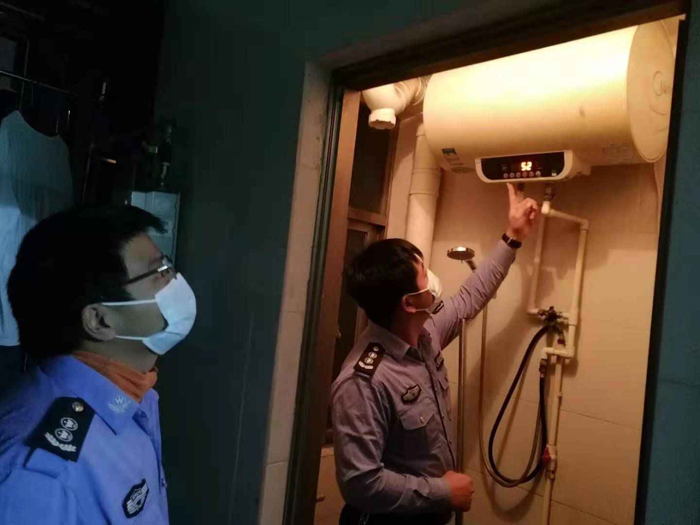 直排式热水器频频“惹祸”！福城网格员地毯式清拆