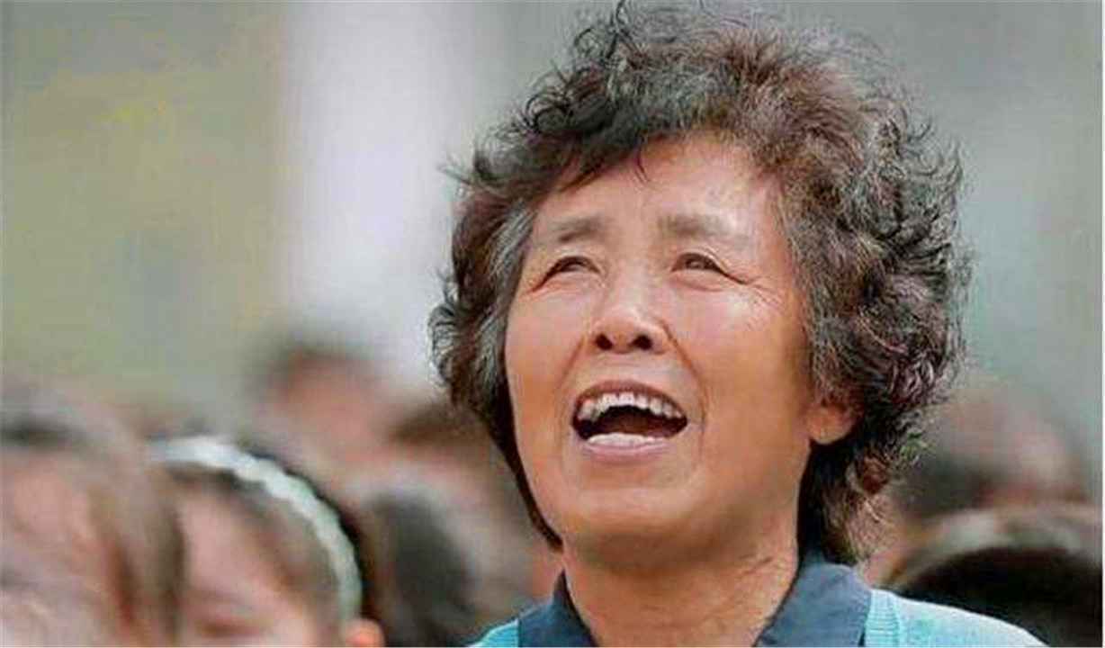 “我只带孙子，孙女你们自己带”，孙女长大以后，奶奶悔不当初！