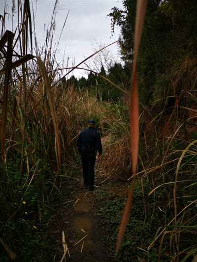 小伙创业失败躲进深山失联8年 被找到时憔悴如吸毒