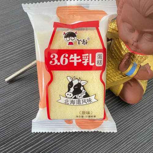 山东洛凰食品公司丫嘟牌牛乳蛋糕检出禁用防腐剂